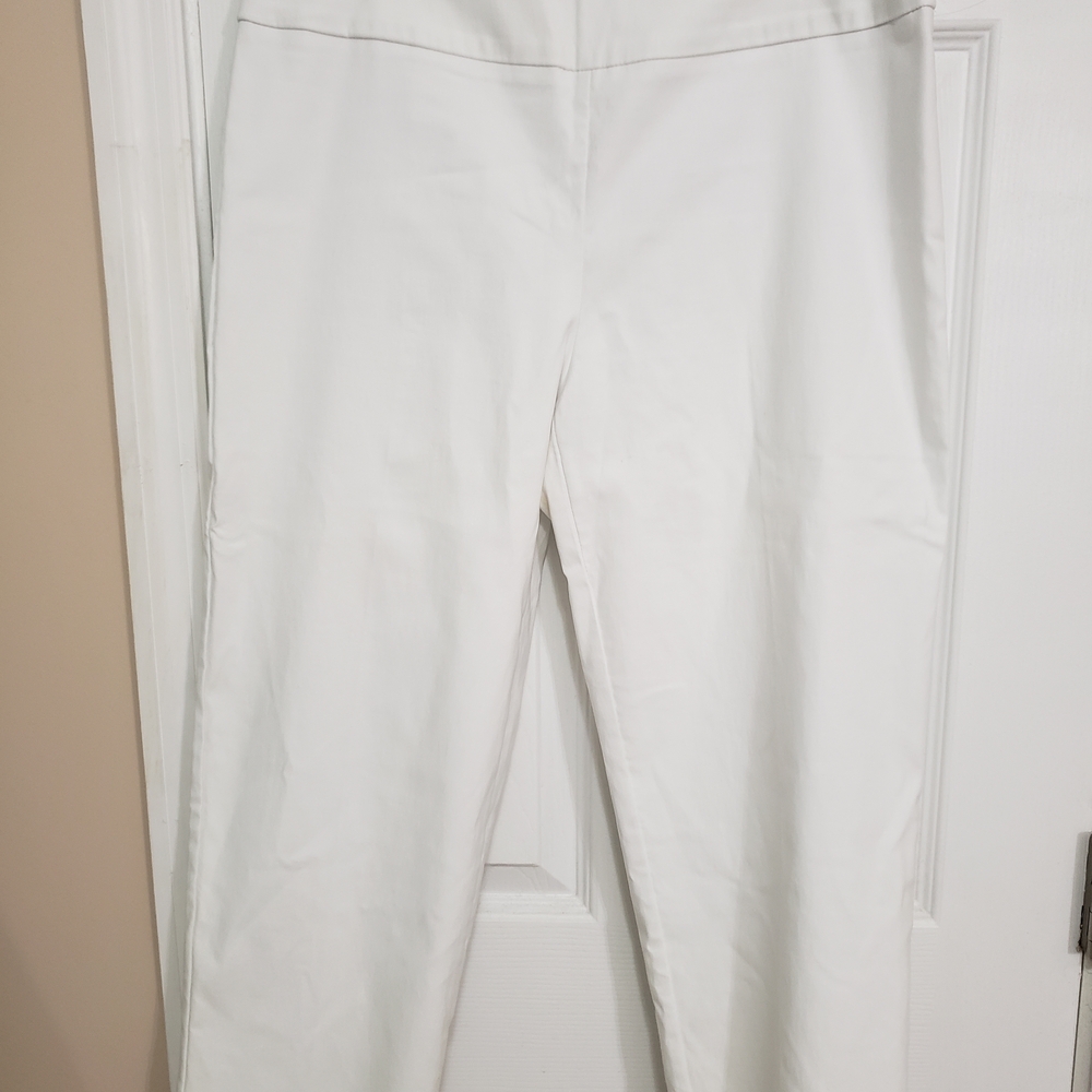 New Directions Classic White Straight Leg Pants